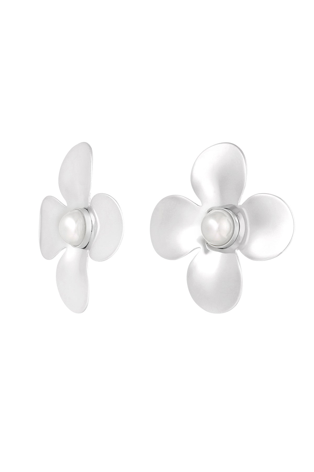 statement earrings floral pearl